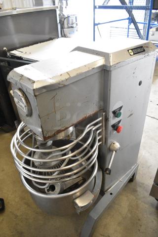 Univex SRM20 Metal Commercial Floor Style 20 Quart Planetary Dough Mixer w/ Metal Mixing Bowl, Bowl Guard, Paddle, Whisk Attachments. 115 Volts, 1 Phase. - Item #1187874