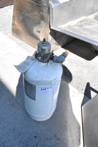 Kidde WHDR-260 Fire Suppression Tank. Buyer Must Pick Up - We Will Not Ship This Item.