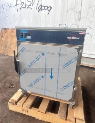 HOT HOLDING CABINET – Alto-Shaam 750-S – brand-New Condition – in original box!