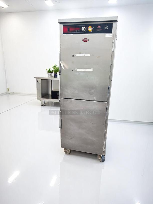 Excellent Condition – HEATED HOLDING CABINET – FWE UHST-13-OTB –   Tested & Working! - Image 2 of 7