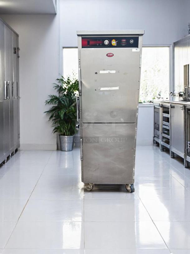 Excellent Condition – HEATED HOLDING CABINET – FWE UHST-13-OTB –   Tested & Working! - Image 3 of 7