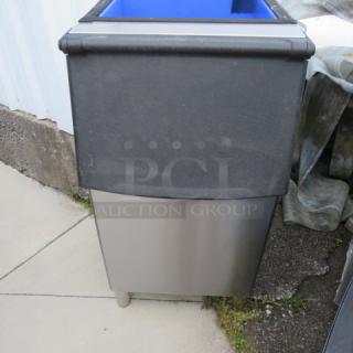 One Ice Bin. 23X26X43.5 - Item #1185697