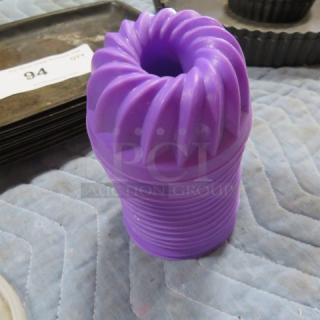 Silicone Mini Bundt Cake Molds. 14XBID