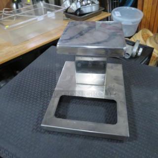 Stainless Steel Holder. 3XBID
