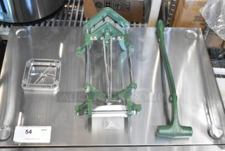 BRAND NEW SCRATCH AND DENT! Garde Metal Countertop Wedger