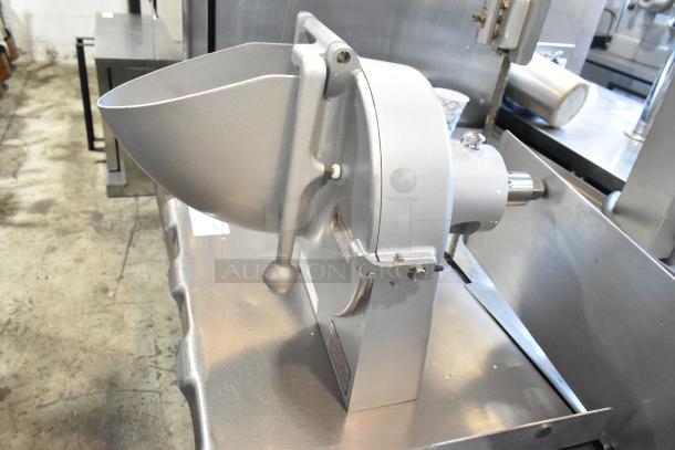 BRAND NEW SCRATCH AND DENT! Metal Commercial Pelican Head w/ Sliding Blade. - Image 4 of 8