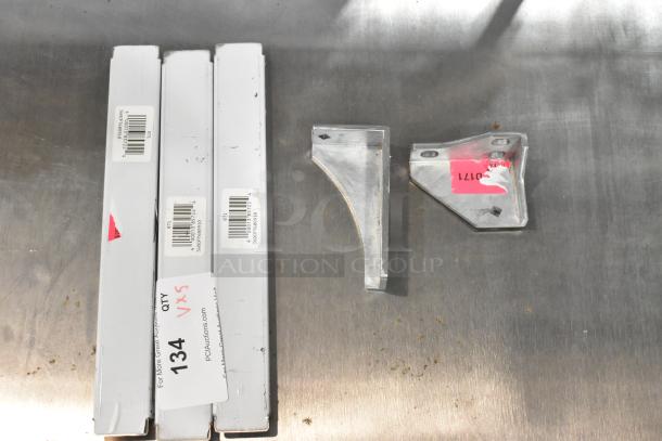 5 BRAND NEW SCRATCH AND DENT! Items Including 3 Avantco 360CPT608910 13" x 1 5/8" Divider Bar for CPT-60-HC Countertop Prep Rails, 178HINGCFDTL Hinge Bracket, 178HINGCFDBL Hinge Bracket. 5 Times Your Bid! - Image 1 of 10