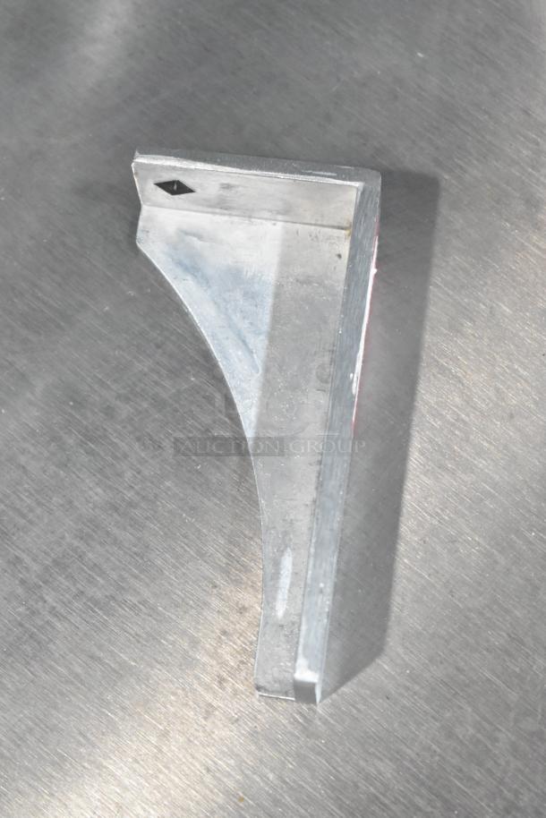 5 BRAND NEW SCRATCH AND DENT! Items Including 3 Avantco 360CPT608910 13" x 1 5/8" Divider Bar for CPT-60-HC Countertop Prep Rails, 178HINGCFDTL Hinge Bracket, 178HINGCFDBL Hinge Bracket. 5 Times Your Bid! - Image 5 of 10