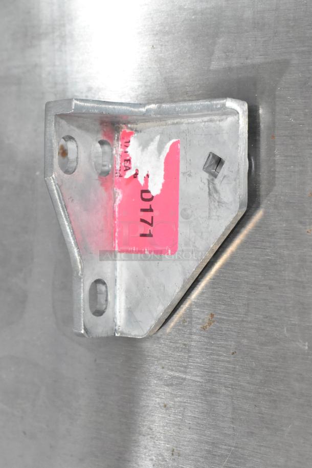 5 BRAND NEW SCRATCH AND DENT! Items Including 3 Avantco 360CPT608910 13" x 1 5/8" Divider Bar for CPT-60-HC Countertop Prep Rails, 178HINGCFDTL Hinge Bracket, 178HINGCFDBL Hinge Bracket. 5 Times Your Bid! - Image 9 of 10