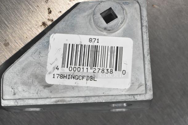 5 BRAND NEW SCRATCH AND DENT! Items Including 3 Avantco 360CPT608910 13" x 1 5/8" Divider Bar for CPT-60-HC Countertop Prep Rails, 178HINGCFDTL Hinge Bracket, 178HINGCFDBL Hinge Bracket. 5 Times Your Bid! - Image 10 of 10