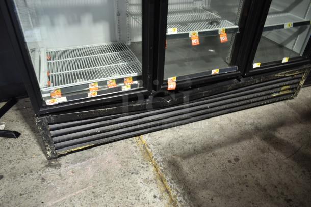 2016 True GDM-72-HC Metal Commercial 3 Door Reach In Cooler Merchandiser w/ Poly Coated Racks. 115 Volts, 1 Phase. Tested and Working! - Image 4 of 10