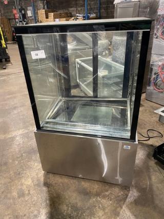 Alamo Refrigeration Commercial Stainless Steel Straight Glass Square Refrigerated Bakery Merchandiser Display Showcase! With Rear Sliding Doors! Model: XCD900-3-HC SN: 6498355617104802! 115V!
