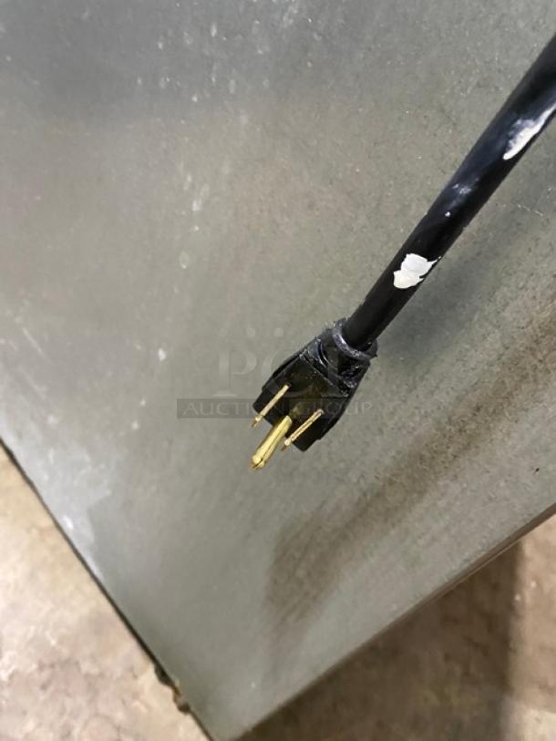 Hoshizaki Commercial Stainless Steel Solid Single Section Half Door Reach-In Refrigerator! Energy Star Certified! With Pan Slides! Model: CR1S-HS SN: F60066B! 115V 1 Phase! On Casters! - Image 10 of 10