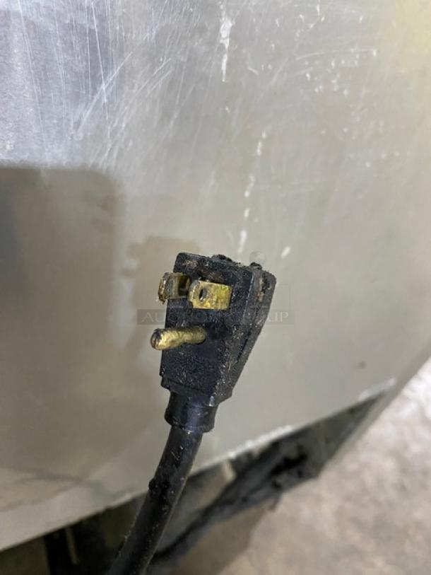 True Commercial Stainless Steel Solid Single Door Reach In Refrigerator! Energy Star Certified! With Poly Coated Wire Rack! With Right Hinged Door! Model: T-23 SN: 5360431! 115V 1 Phase! On Casters! - Image 8 of 8