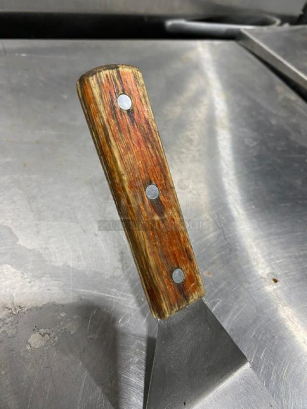 Lot Of Commercial Stainless Steel Solid Oversize Steak/Burger Flipper! With Wooden Grip Handle! ALL ONE MONEY! - Image 3 of 4