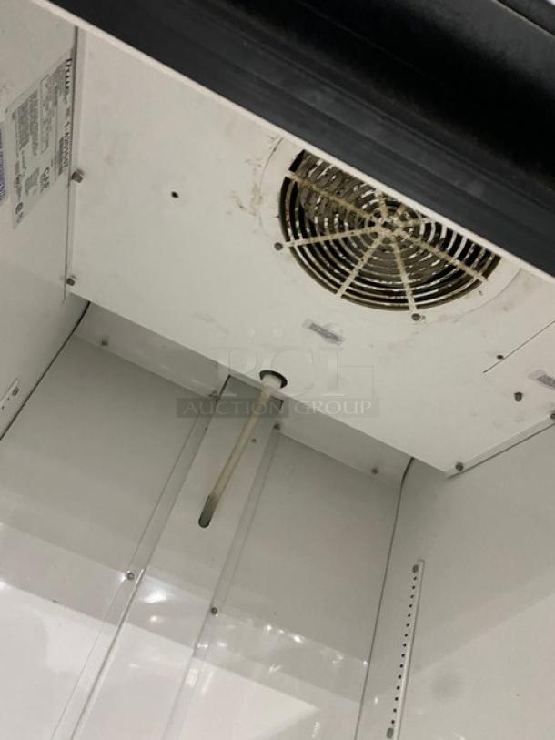 True Commercial Black Powder Coated Single Glass Door Reach In Merchandiser Refrigerator! With Poly Coated Wire Rack! Model: GDM-23-RC SN: 1-4201047! 115V 1 Phase! - Image 6 of 8