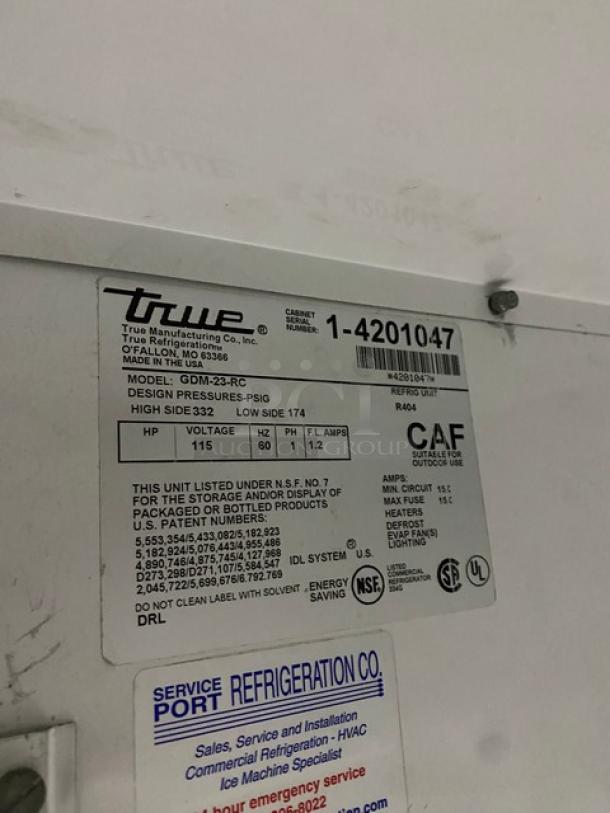 True Commercial Black Powder Coated Single Glass Door Reach In Merchandiser Refrigerator! With Poly Coated Wire Rack! Model: GDM-23-RC SN: 1-4201047! 115V 1 Phase! - Image 7 of 8