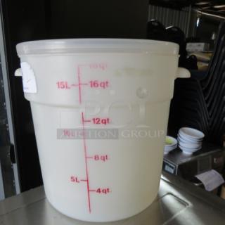 One 18 Quart Round Food Storage Container With Lid.