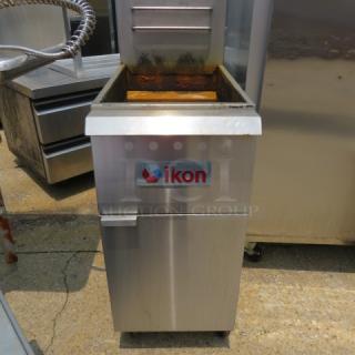 One IKON Natural Gas Deep Fryer On Casters.  Model# IGF-35/40. 15.5X30.5X44 - Item #1190266