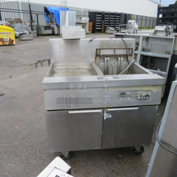 One Frymaster Large Capacity Electric Fryer With Hold Station With Heat Lamp On Casters.  480 Volt. Model# EH1721SE. 40X34X51 - Image 2 of 3