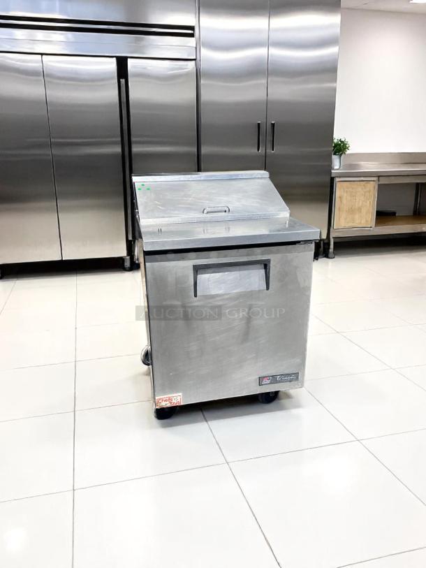 Excellent Condition Refrigerated Sandwich Prep Table – True TSSU-27-08 – 27" – 115V – Fully Tested & Working! - Image 3 of 6