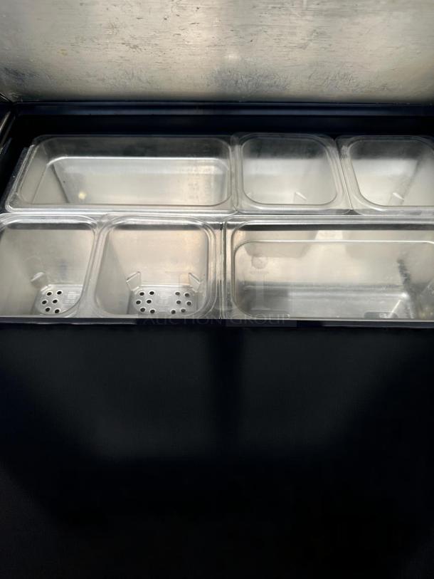 Excellent Condition Refrigerated Sandwich Prep Table – True TSSU-27-08 – 27" – 115V – Fully Tested & Working! - Image 5 of 6
