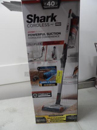 Shark Cordless Pet Pro, MultiFlex, 40 min running time. 
New in box!!