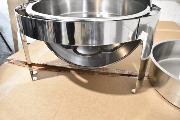 BRAND NEW SCRATCH AND DENT! Stainless Steel Round Chafing Dish - Image 4 of 4