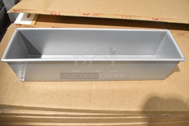 3 BRAND NEW SCRATCH AND DENT! Bakers Mark Metal Single Loaf Baking Pan. 3 Times Your Bid! - Image 1 of 5