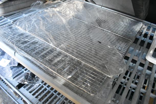 ALL ONE MONEY! Tier Lot of Various Items Including Clear Poly Drop In Bins, Stainless Steel Lid, Donut Racks, Stainless Steel Drop In Bins - Image 5 of 7