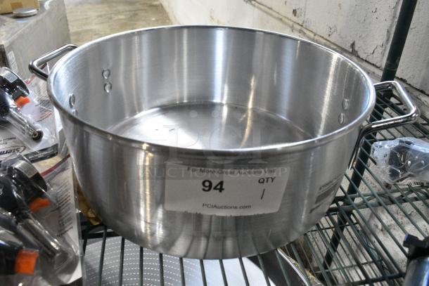 BRAND NEW SCRATCH AND DENT! Town 34614 14 Qt. Aluminum Steamer Water Pan - Image 1 of 4