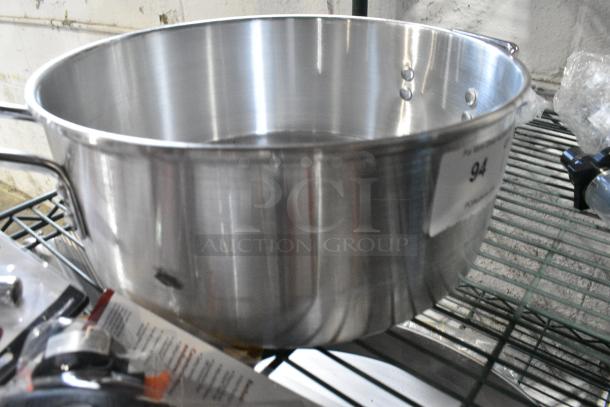 BRAND NEW SCRATCH AND DENT! Town 34614 14 Qt. Aluminum Steamer Water Pan - Image 2 of 4