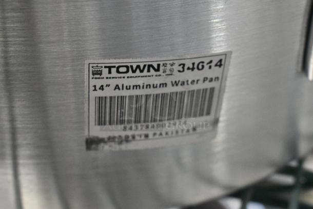 BRAND NEW SCRATCH AND DENT! Town 34614 14 Qt. Aluminum Steamer Water Pan - Image 4 of 4