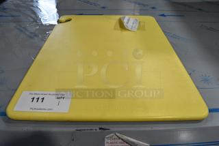 BRAND NEW SCRATCH AND DENT! 511CB1520YL San Jamar CB152012YL Cut-N-Carry® 20" x 15" x 1/2" Yellow Cutting Board with Hook