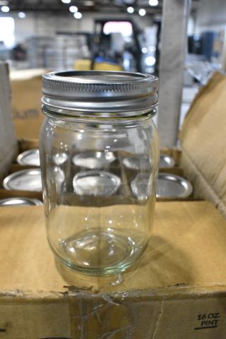 Box of 10 BRAND NEW! Choice 202502 Mason Jars.