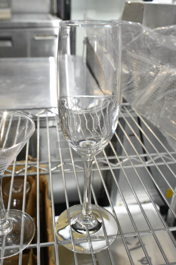 3 BRAND NEW SCRATCH AND DENT! Items Including Libbey 7500 Vina 8 oz. Customizable Flute Glass - 9/Case, Anchor Hocking H037524 Ashbury 4.5 oz. Martini Glass - 29/Case, Martini Glasses. 3 Times Your Bid! - Image 4 of 9
