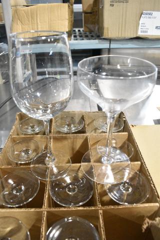 2 BRAND NEW SCRATCH AND DENT! 5535312 Acopa Select Flora 12 oz. Customizable Wine Glass - 11/Case and Della Luce Astro 8 oz. Coupe Glass - 6/Pack. 2 Times Your Bid!