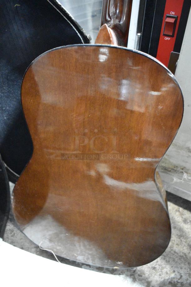 Crestline Guitar In Hard Carrying Case. - Image 4 of 6