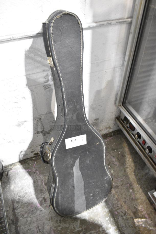 Crestline Guitar In Hard Carrying Case. - Image 6 of 6