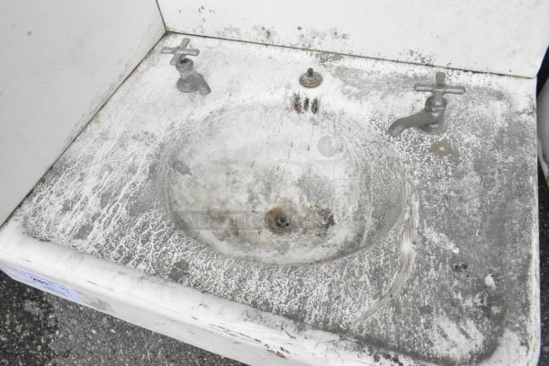 ANTIQUE! Single Bay Wall Mount Sink. Unit Was Removed from an 1800s Lancaster City Building. - Image 4 of 4