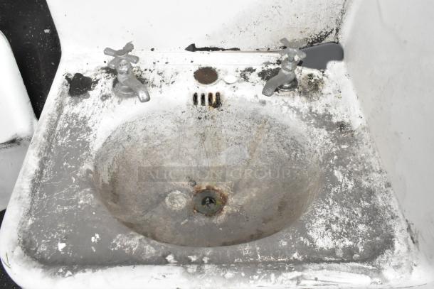 ANTIQUE! Single Bay Wall Mount Sink. Unit Was Removed from an 1800s Lancaster City Building. - Image 4 of 4