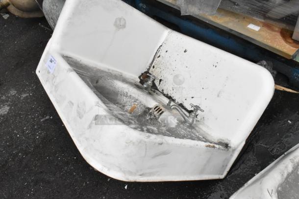 ANTIQUE! Single Bay Wall Mount Sink. Unit Was Removed from an 1800s Lancaster City Building. - Image 3 of 4