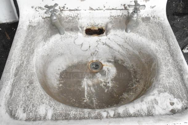 ANTIQUE! Single Bay Wall Mount Sink. Unit Was Removed from an 1800s Lancaster City Building. - Image 5 of 5