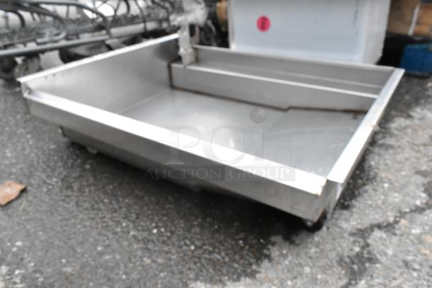 BRAND NEW SCRATCH AND DENT! Stainless Steel Grease Trap on Commercial Casters for Fryer. - Image 2 of 6