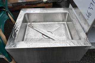 BRAND NEW SCRATCH AND DENT! Regency 600SM16206 25" 16 Gauge Stainless Steel One Compartment Floor Mop Sink - 20" x 16" x 6" Bowl