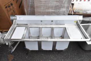 BRAND NEW SCRATCH AND DENT! Steelton 522CS31014LR Stainless Steel 3 Bay Sink w/ Dual Drain Boards. No Legs.