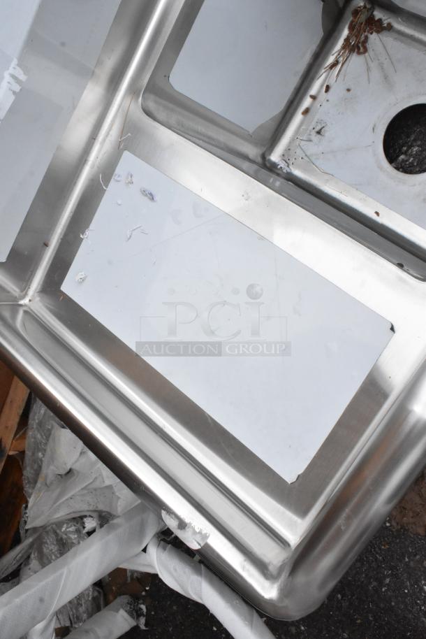 BRAND NEW SCRATCH AND DENT! Steelton 522CS31014LR Stainless Steel 3 Bay Sink w/ Dual Drain Boards. No Legs. - Image 6 of 9