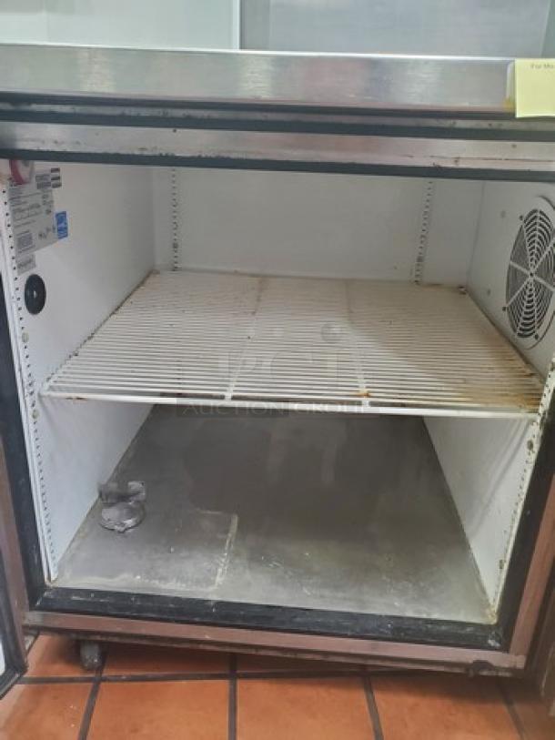 True TUC-44 Deep Undercounter Refrigerator. On Casters. Good Working Condition. - Image 2 of 7