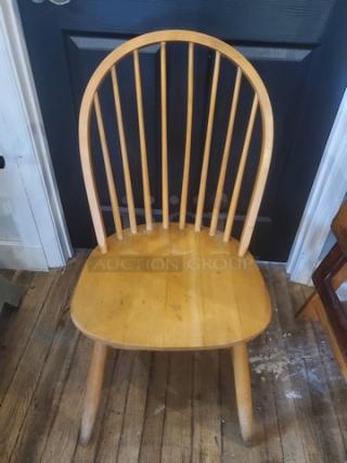 Lot of 4 Wood Dining Chairs. (4xBid)