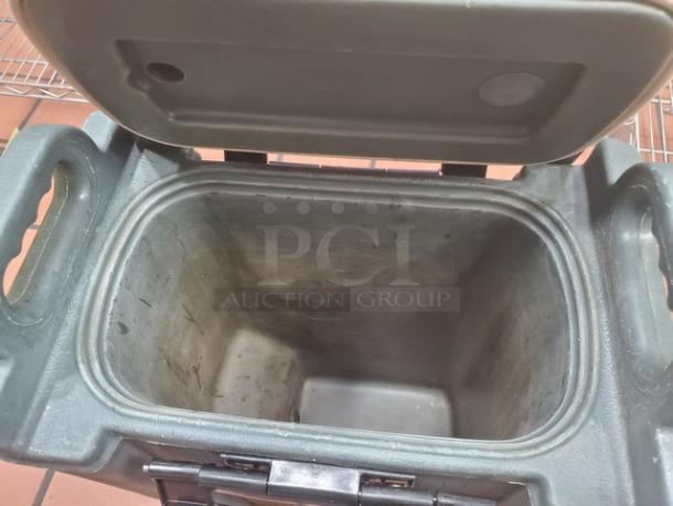Carlisle XT5000 5 Gallon Insulated Beverage Dispenser - Image 4 of 4